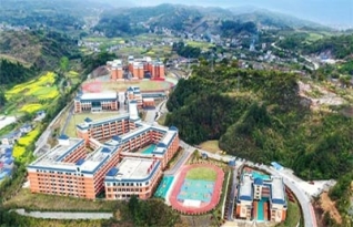 张家界雨露学校高复部